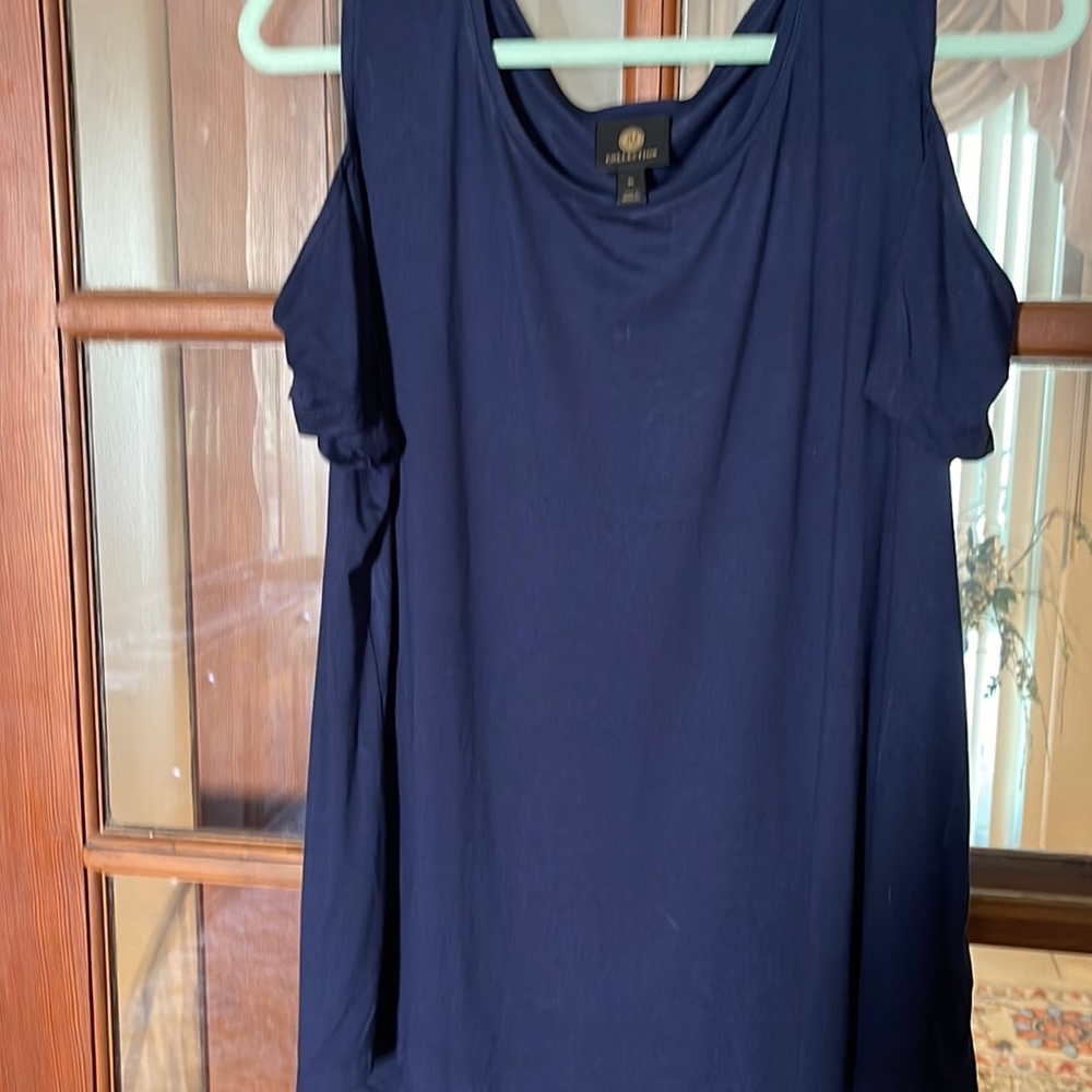 Cold shoulder navy blue T-shirt